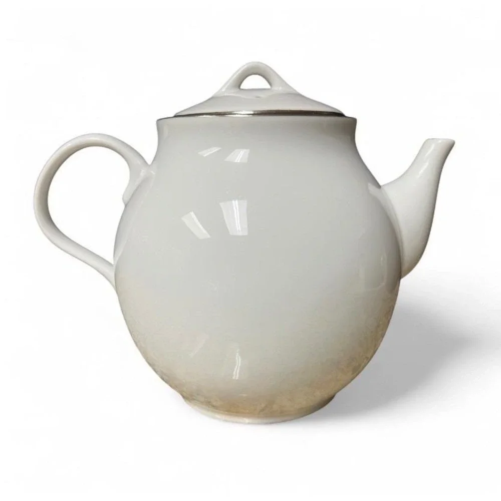 Pottery Barn Reindeer Rudolph Christmas Teapot White‎ Ceramic